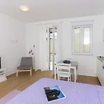Apartments Villa Karmen - Studio With Terrace Lavanda