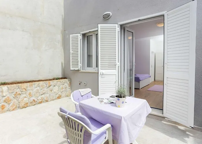 Apartments Villa Karmen - Studio With Terrace Lavanda