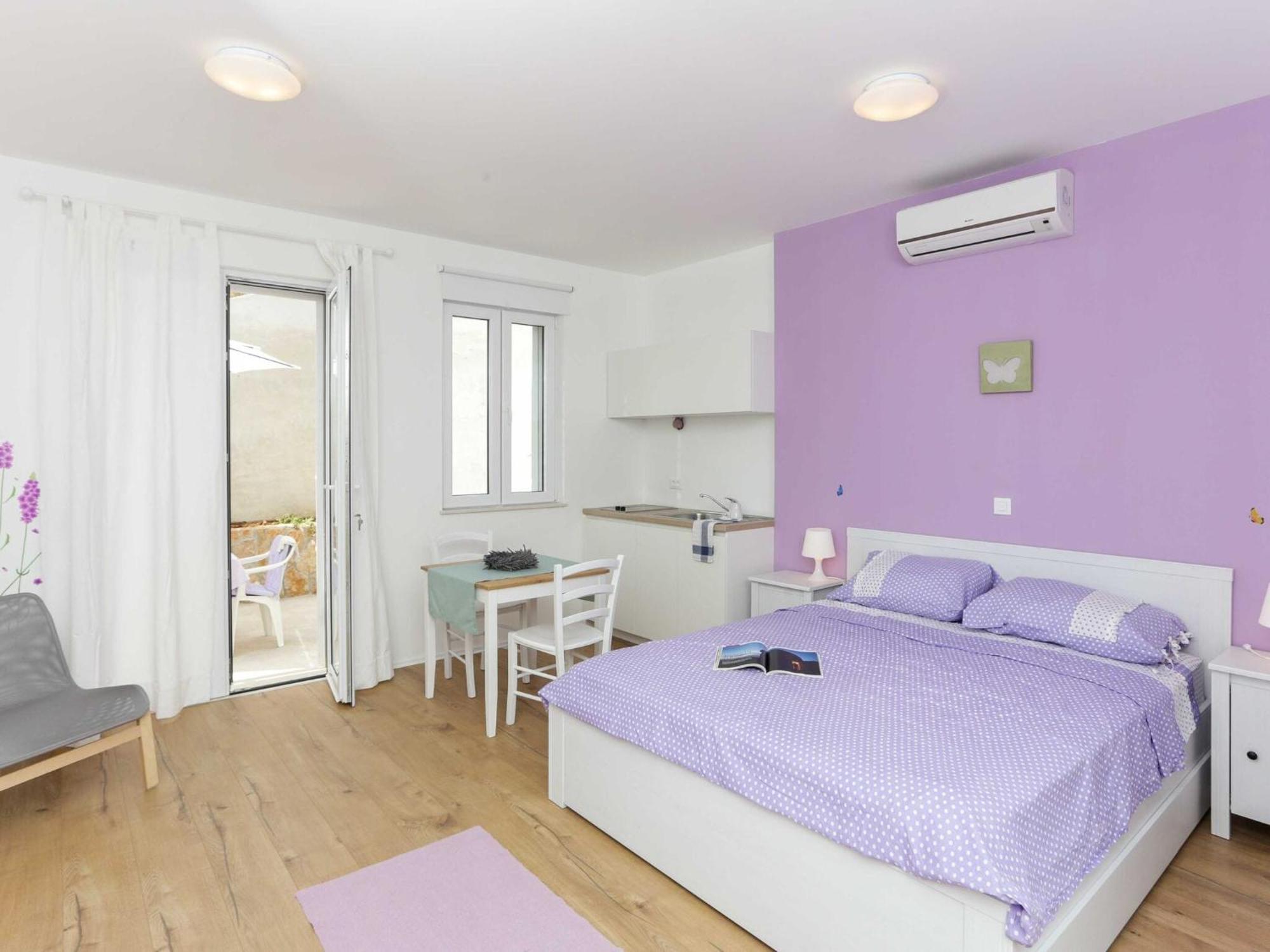 Karmen - With Terrace Lavanda *
